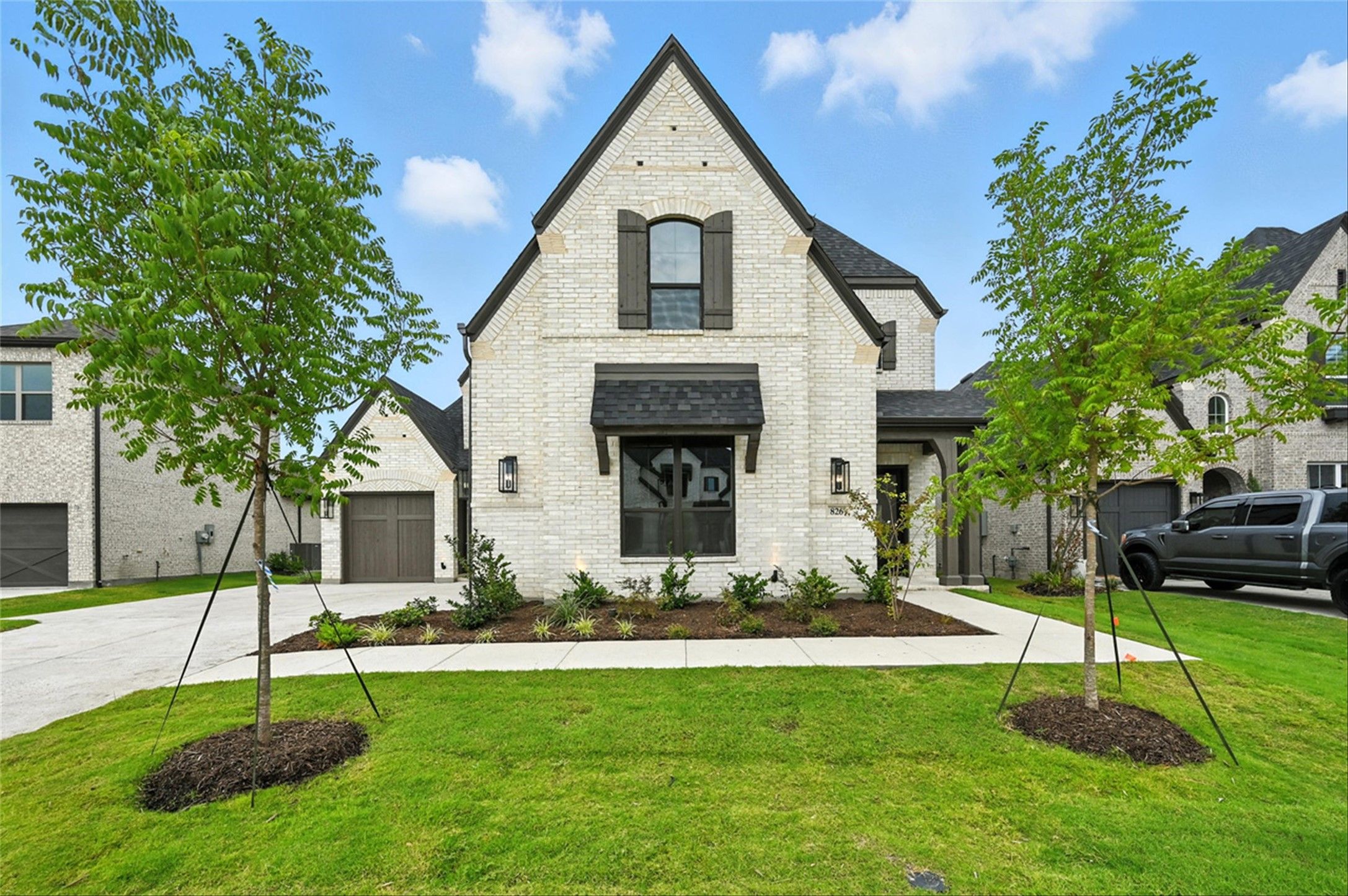 826 Shady Oaks Drive