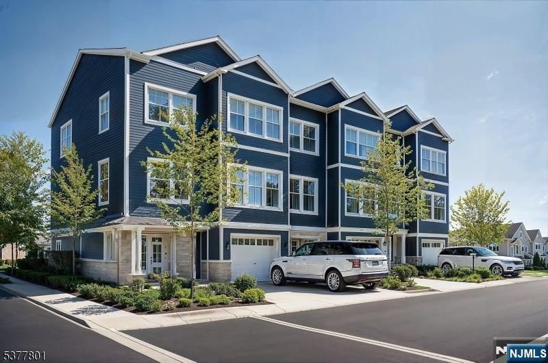 186 Canterbury Avenue