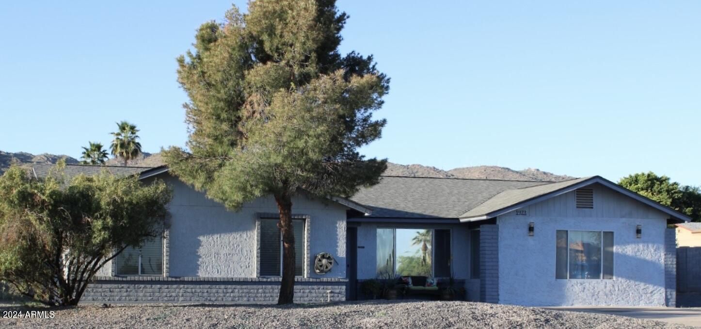 1923 E South Mountain Avenue