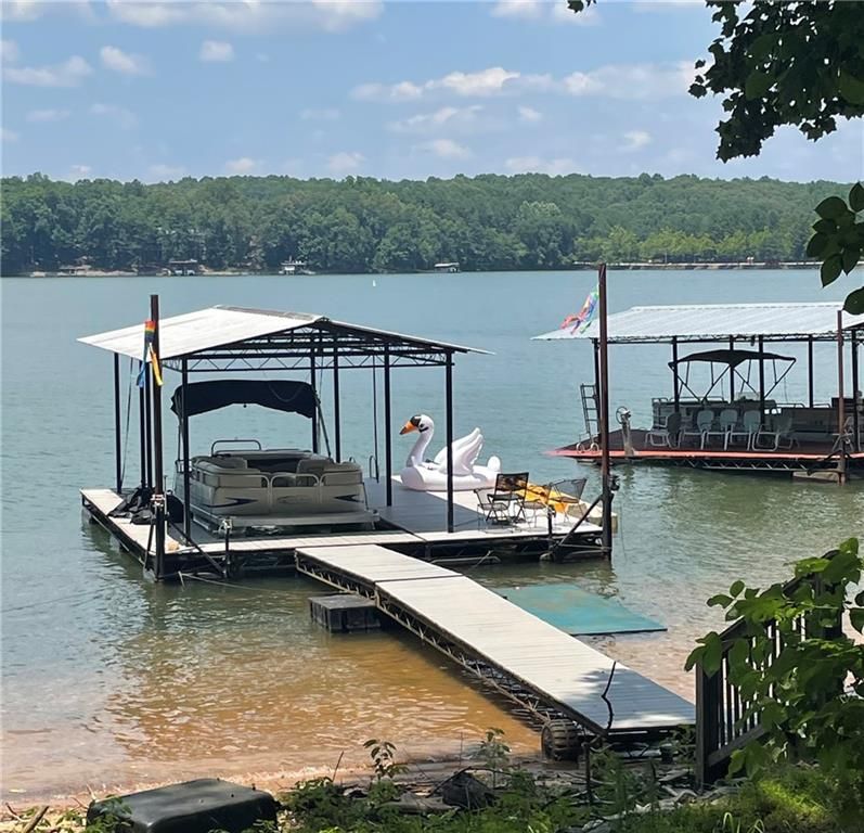 6995 Lakeside Place
