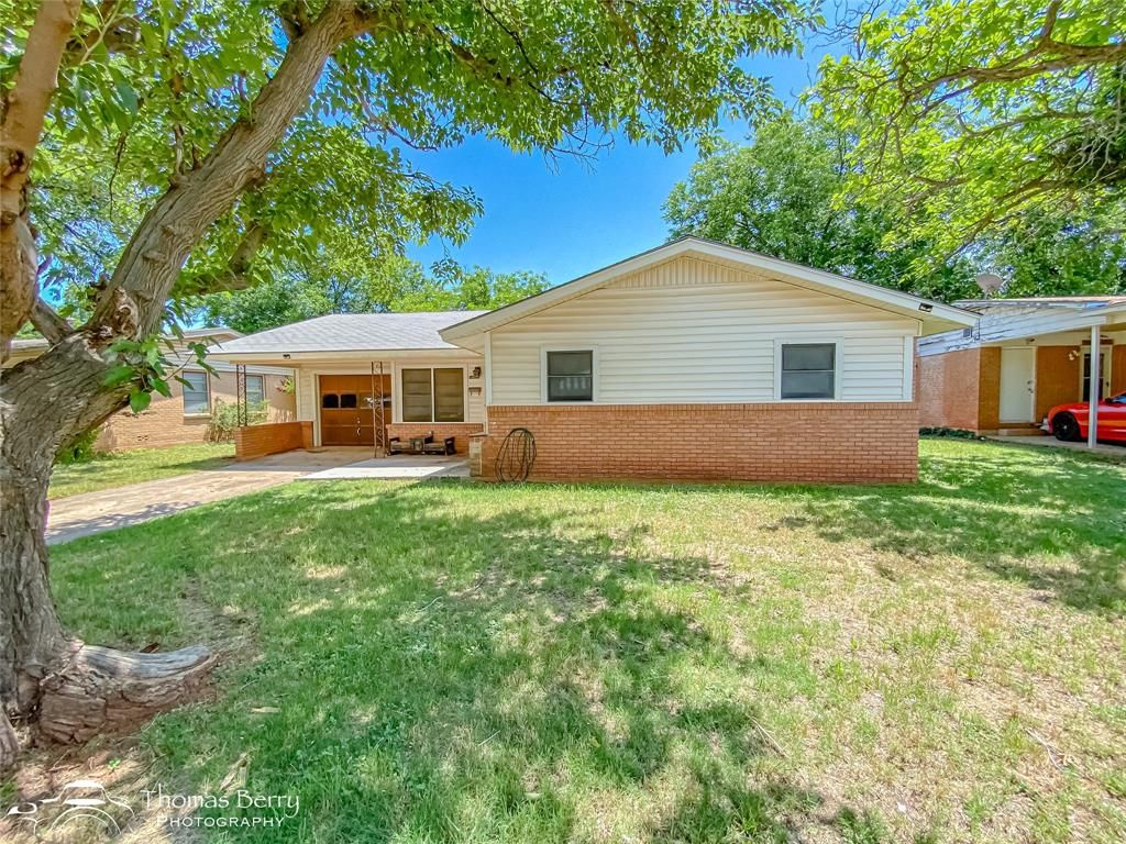 1425 Glenhaven