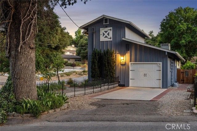 4898 Estrada Avenue