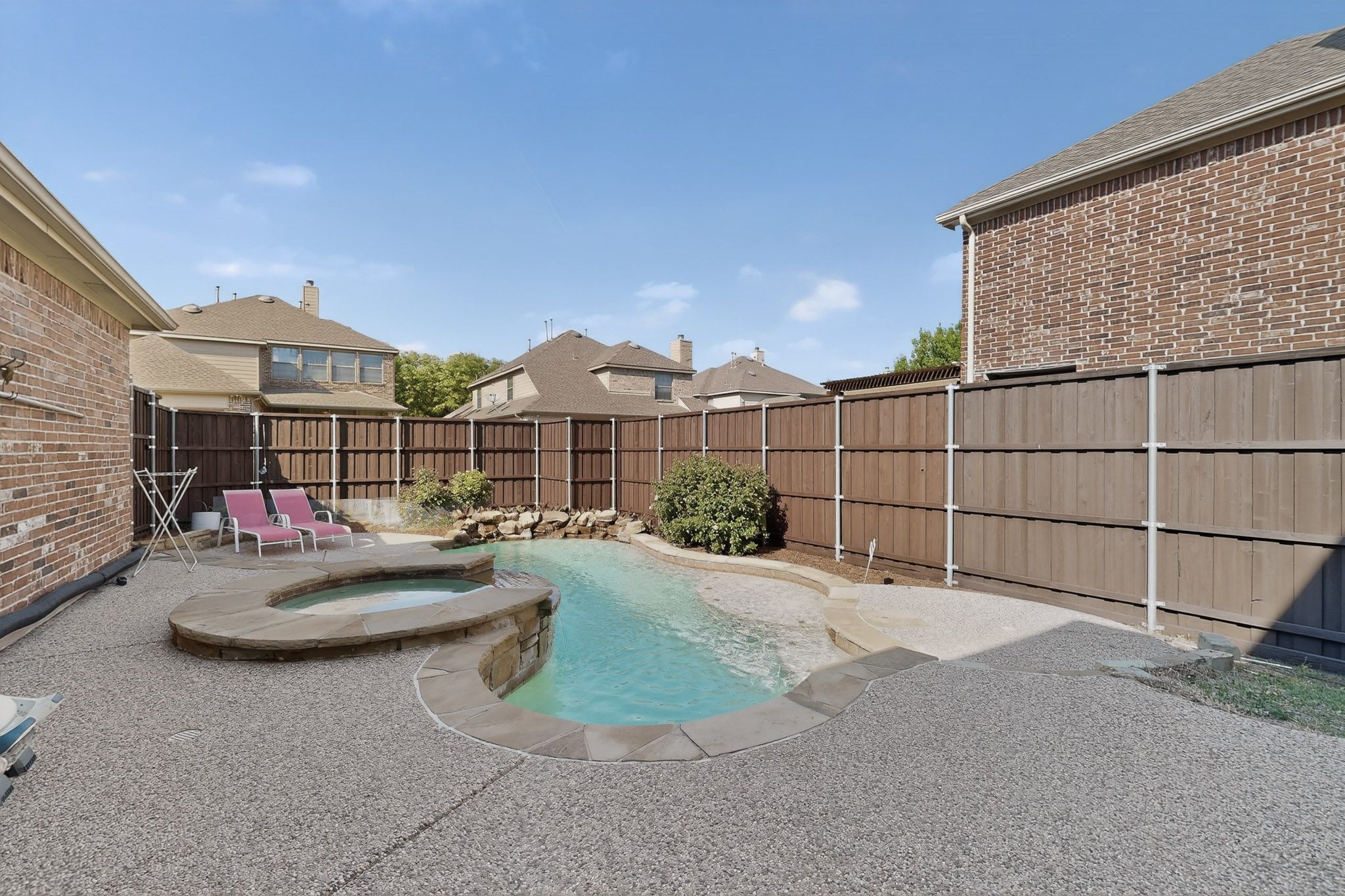 2772 Barnhill Lane