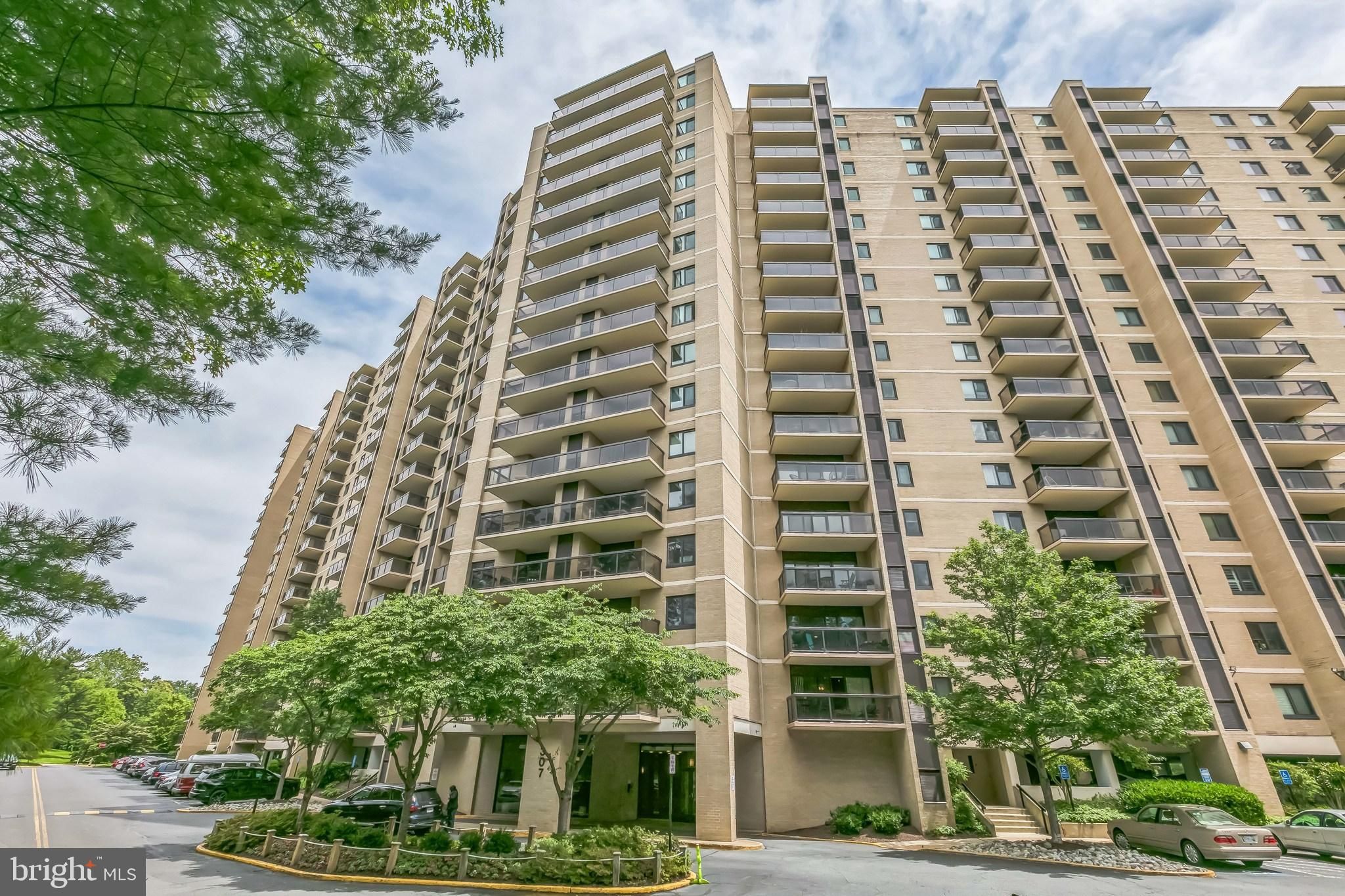 307 Yoakum Parkway 1620