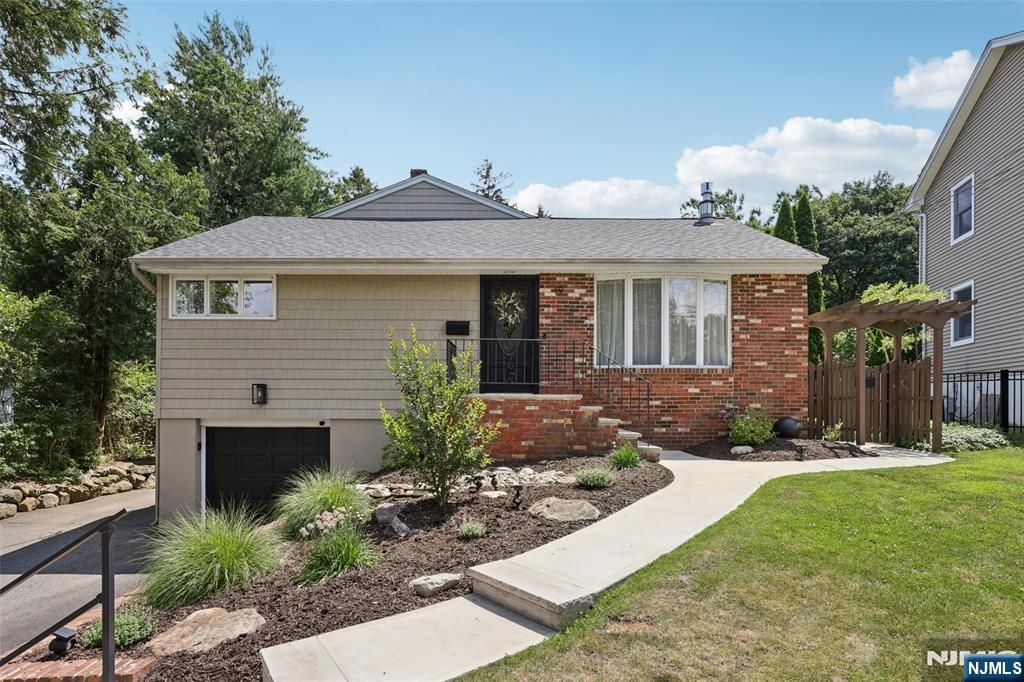 19 Winding Way