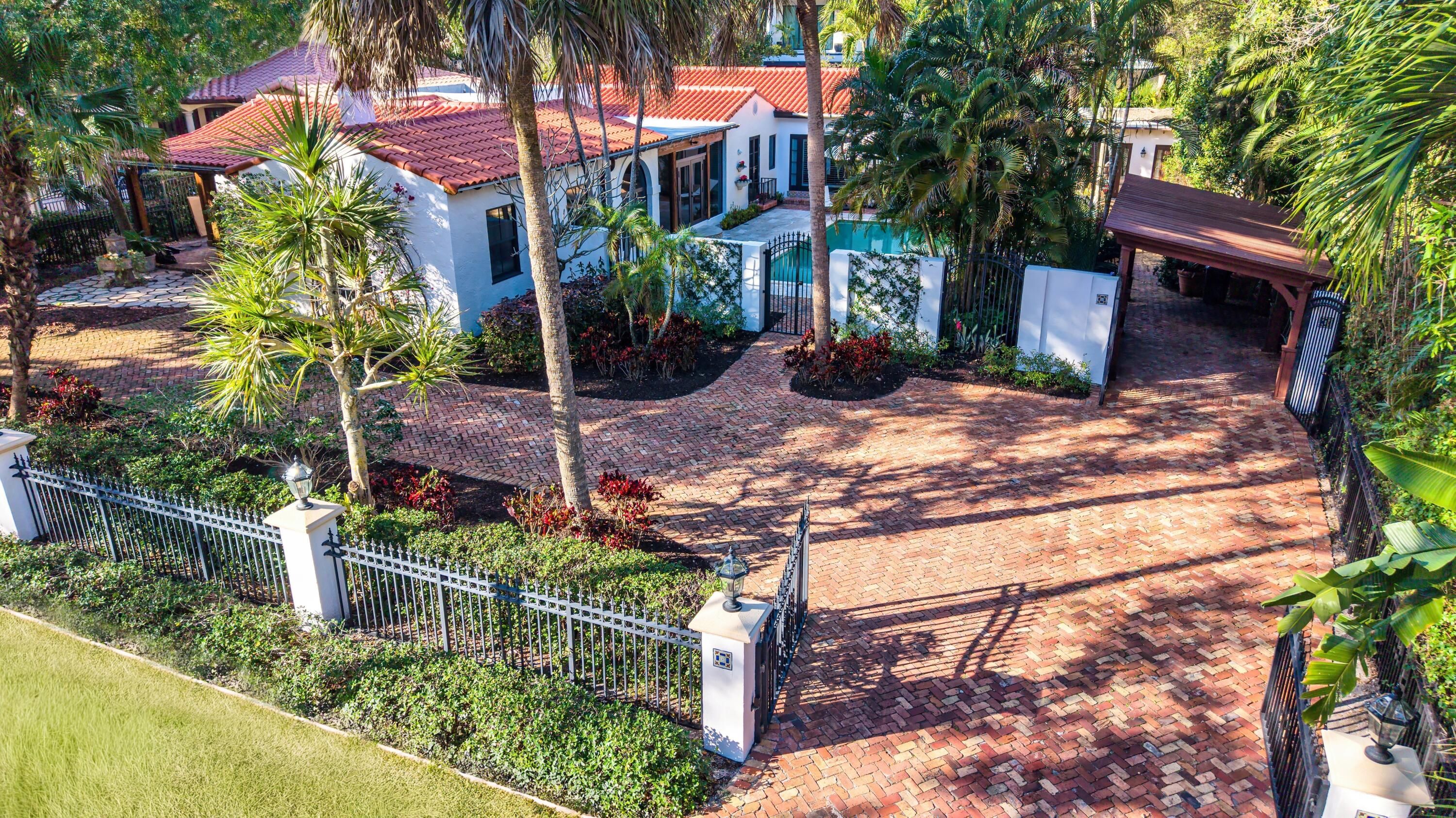 755 Alamanda Street