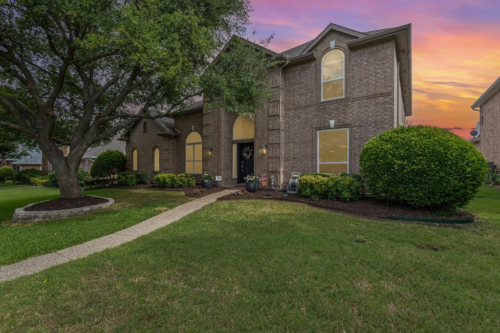 2916 Woods Drive