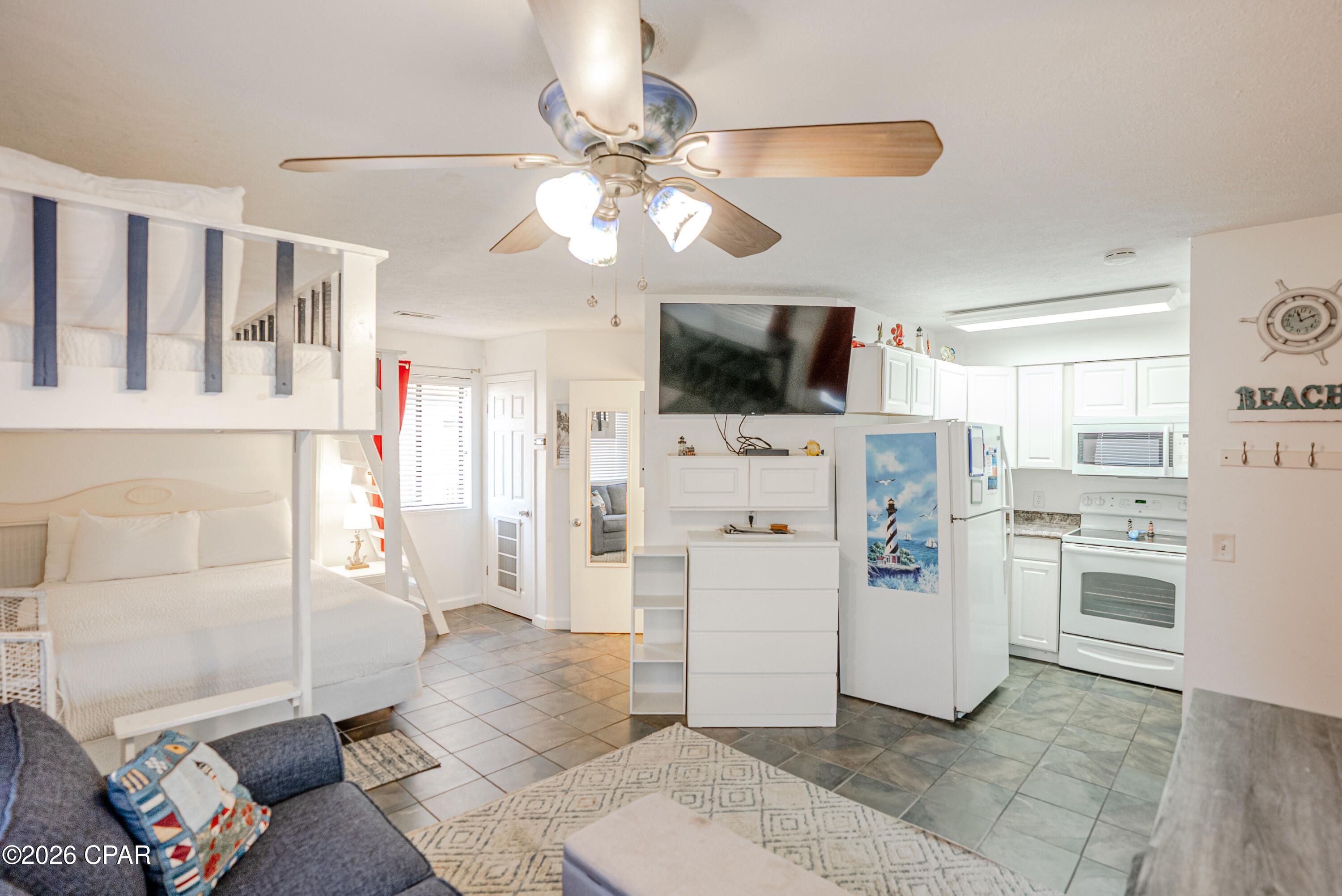 4114 Holiday Drive 18