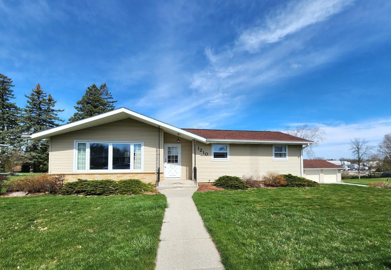 1210 Bittersweet Lane