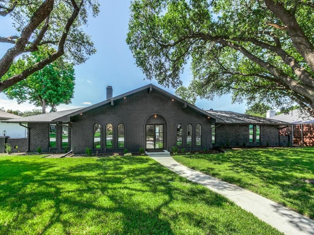 6826 Town Bluff Drive