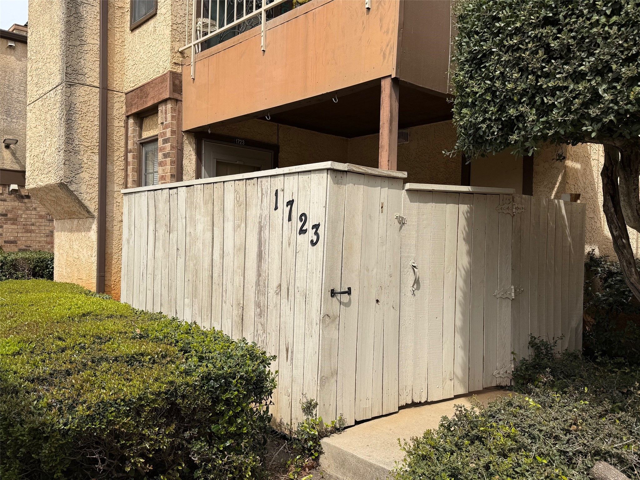 1723 Crest Grove Drive 120B