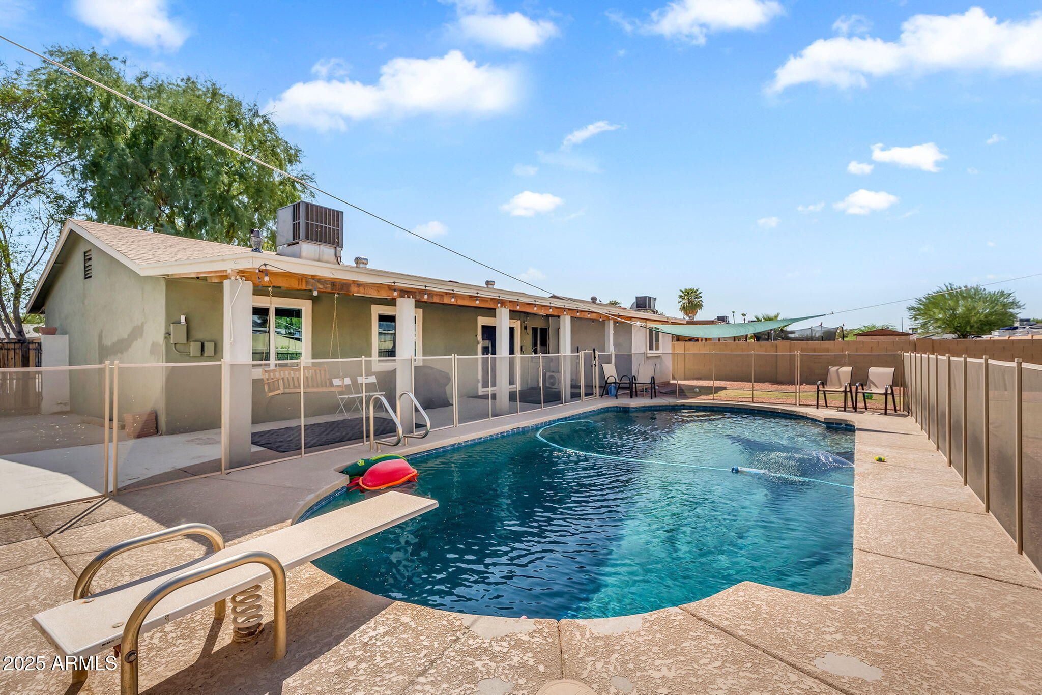 4902 W Sheridan Street