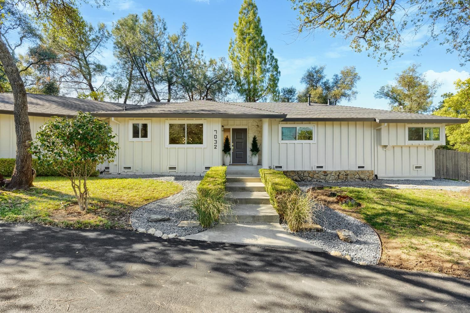 7032 West Lane