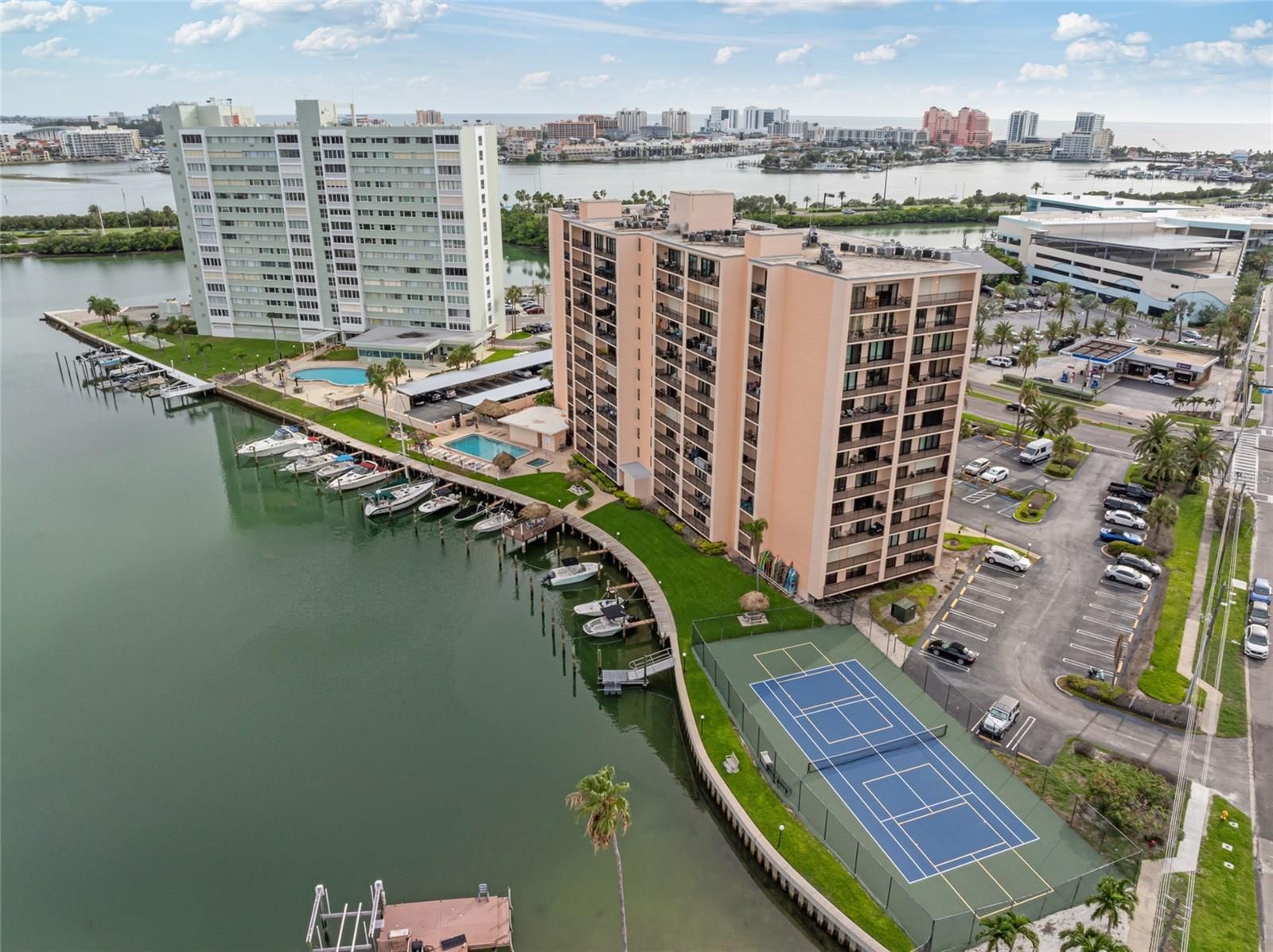 51 Island Way 411