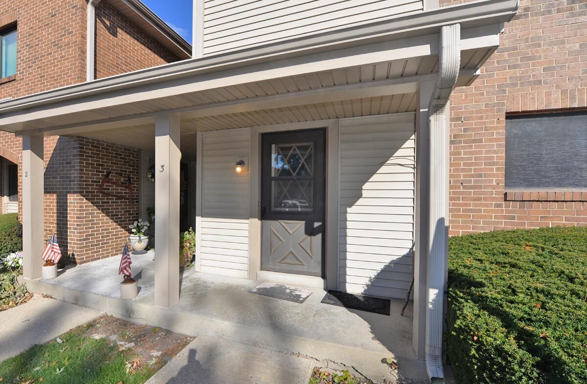 5740 Cambridge Lane 3