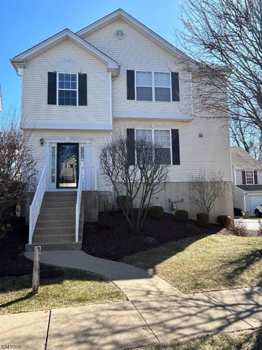 18 Brock Ln