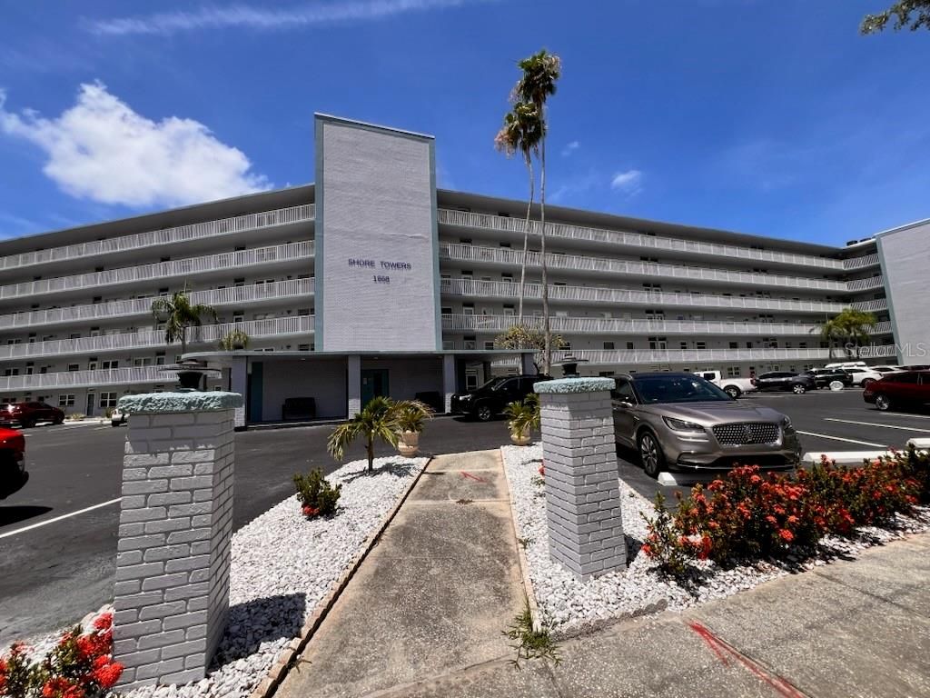 1868 Shore Drive S 607