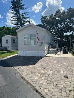 1674 University Parkway 76