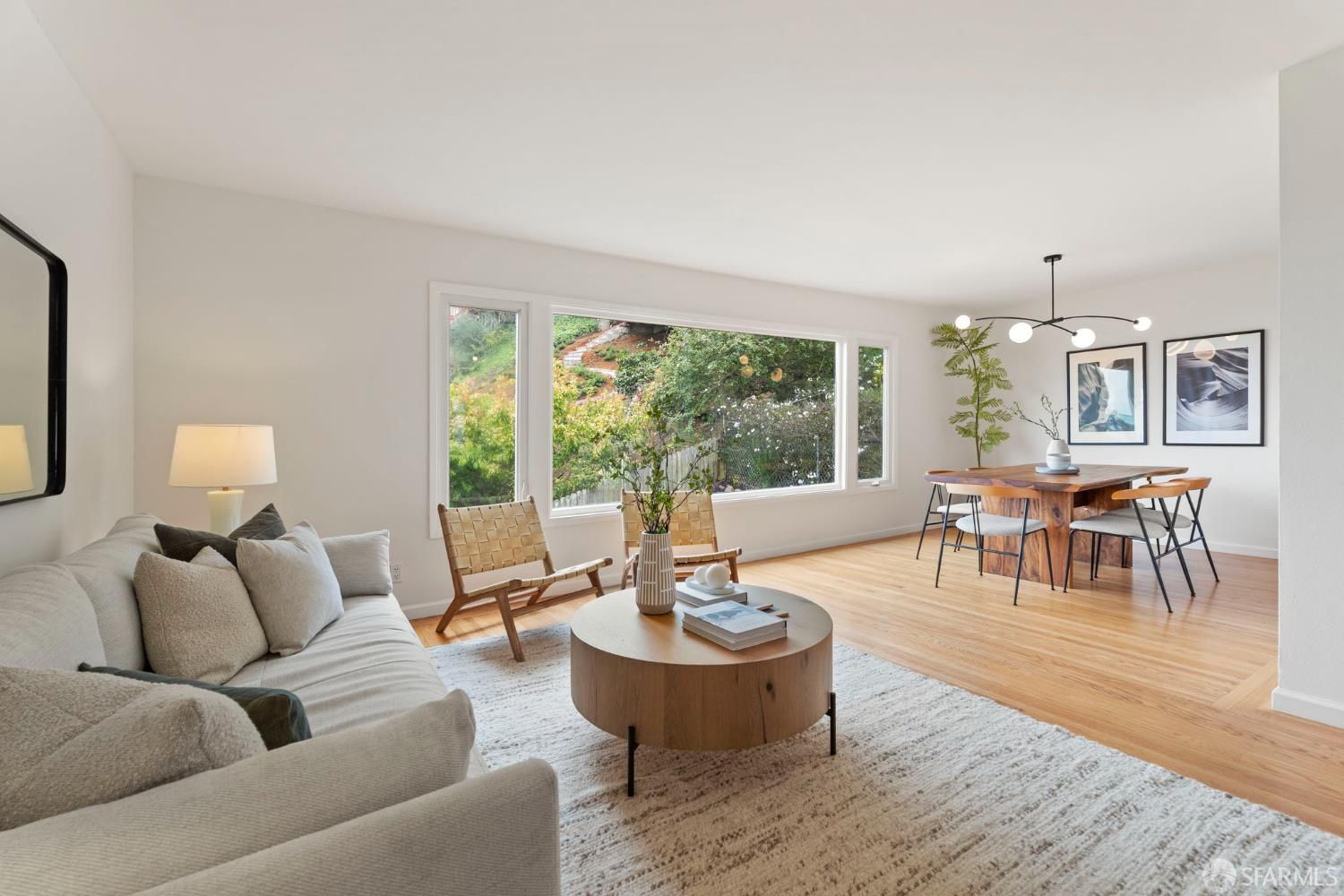 313 Los Palmos Drive