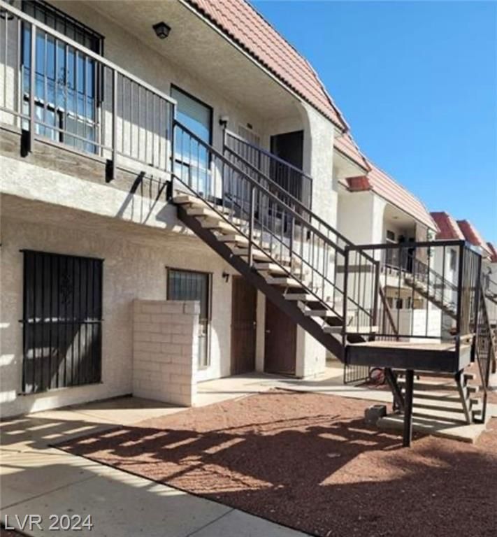 4300 North Lamont Street 232