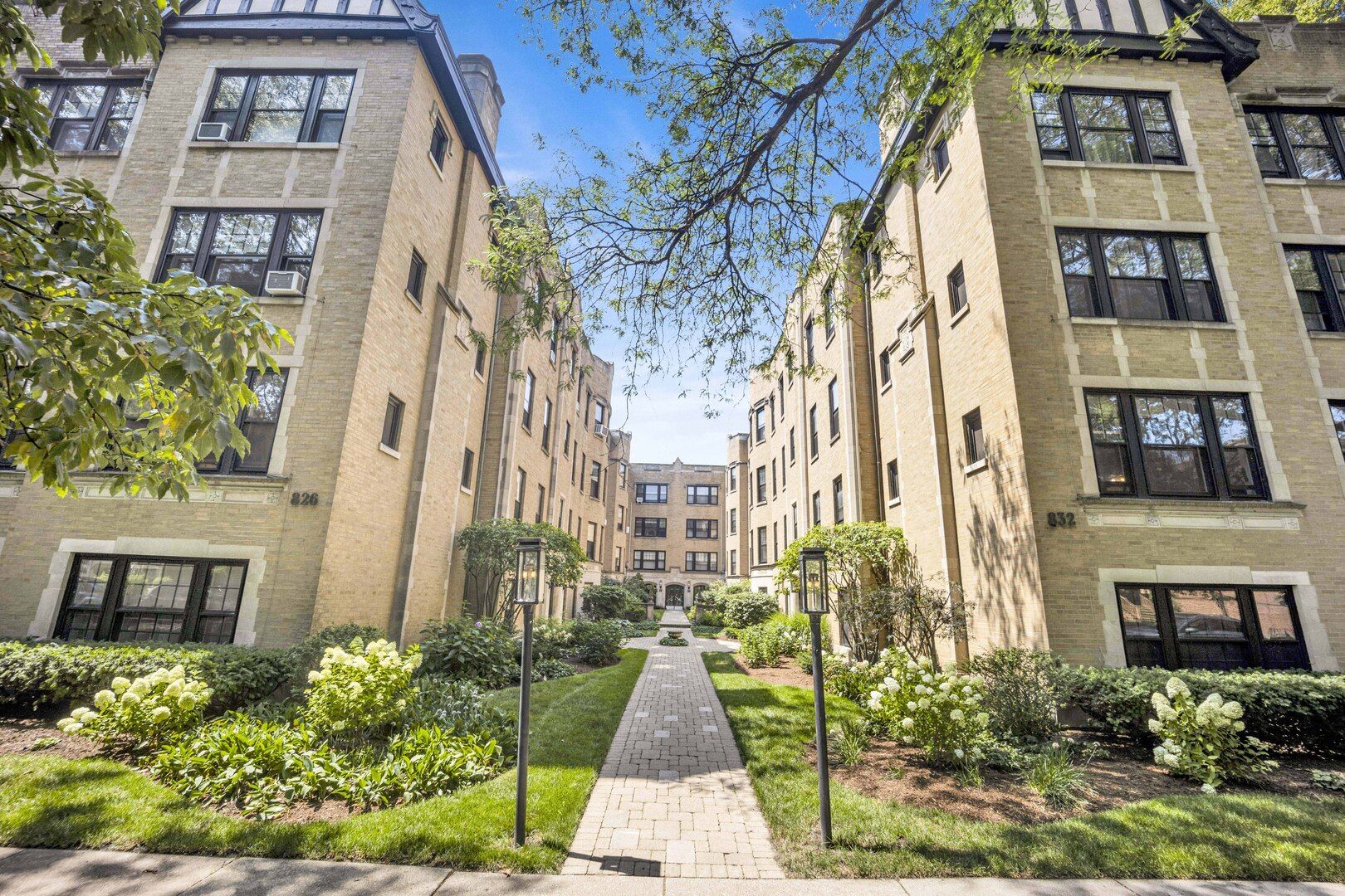 826 Michigan Avenue 2B