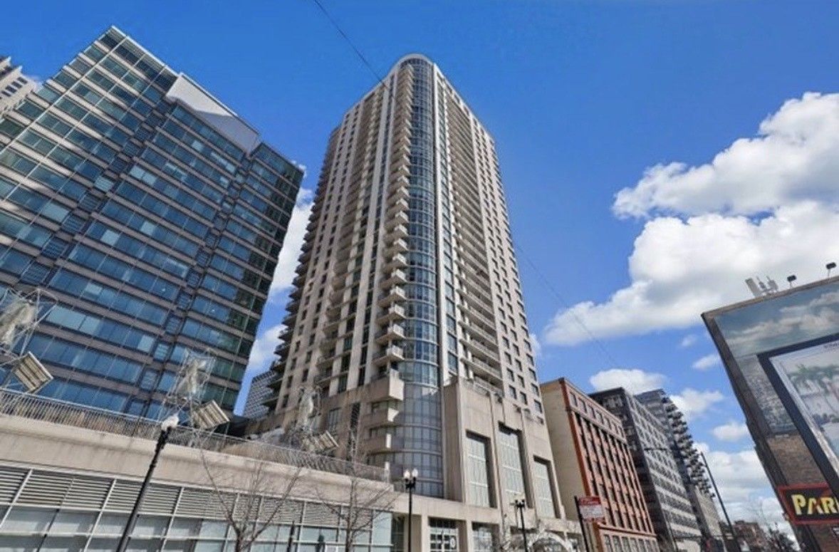 125 S Jefferson Street 2408