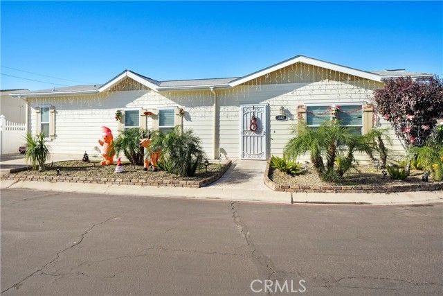 2139 E 4th Street 242