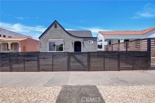 3515 S Norton Avenue