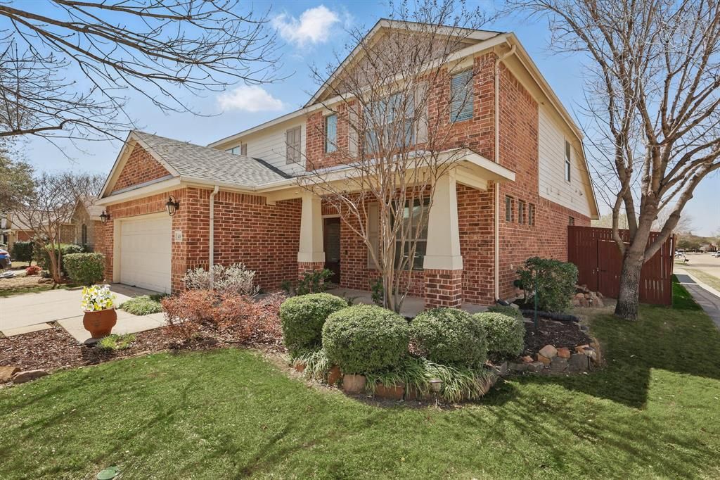 400 Crossbill Lane