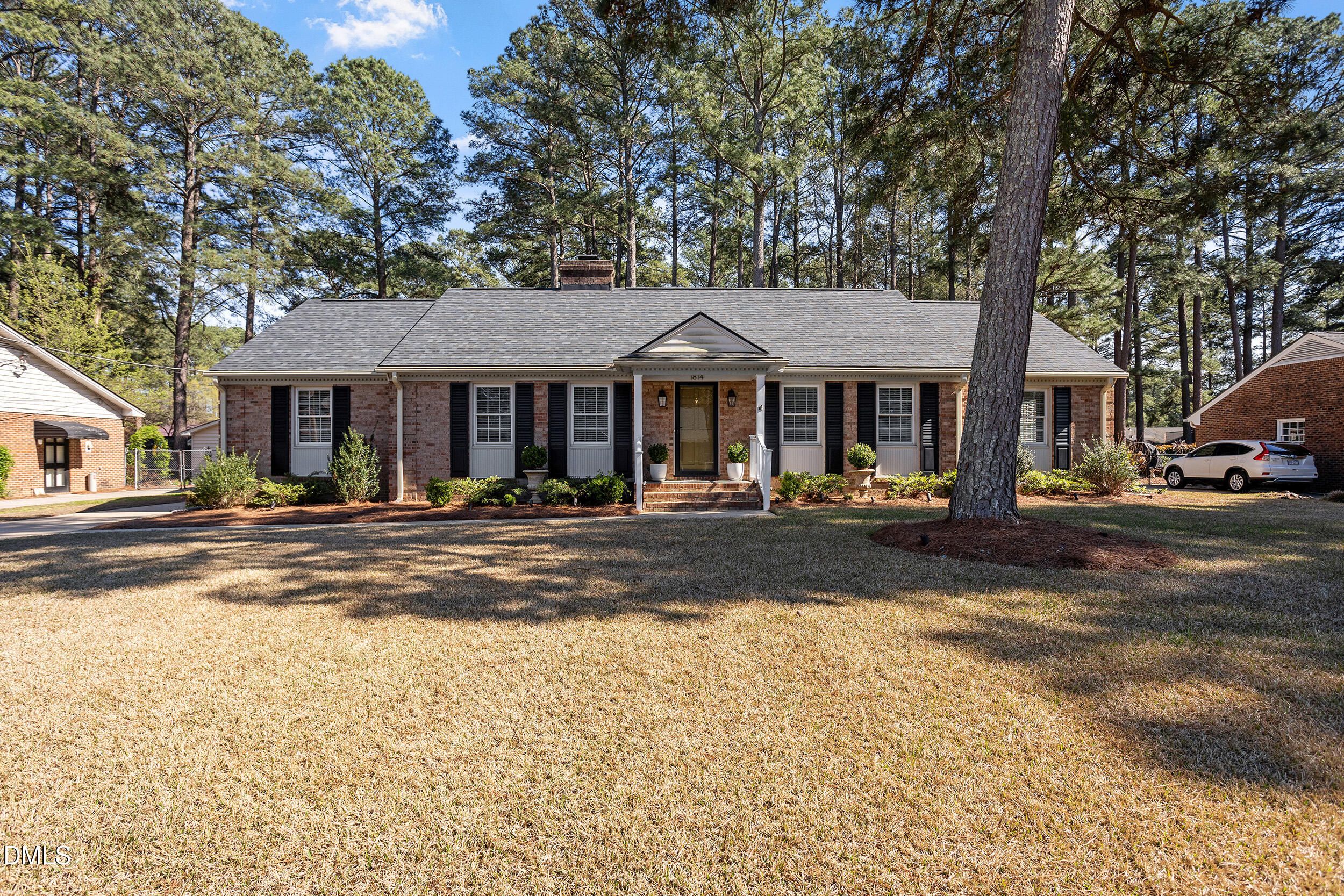 1814 Hermitage Road Nw