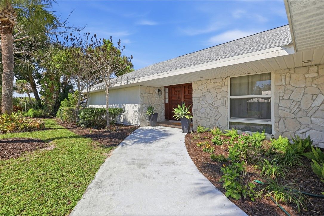 1048 Admirals Walk
