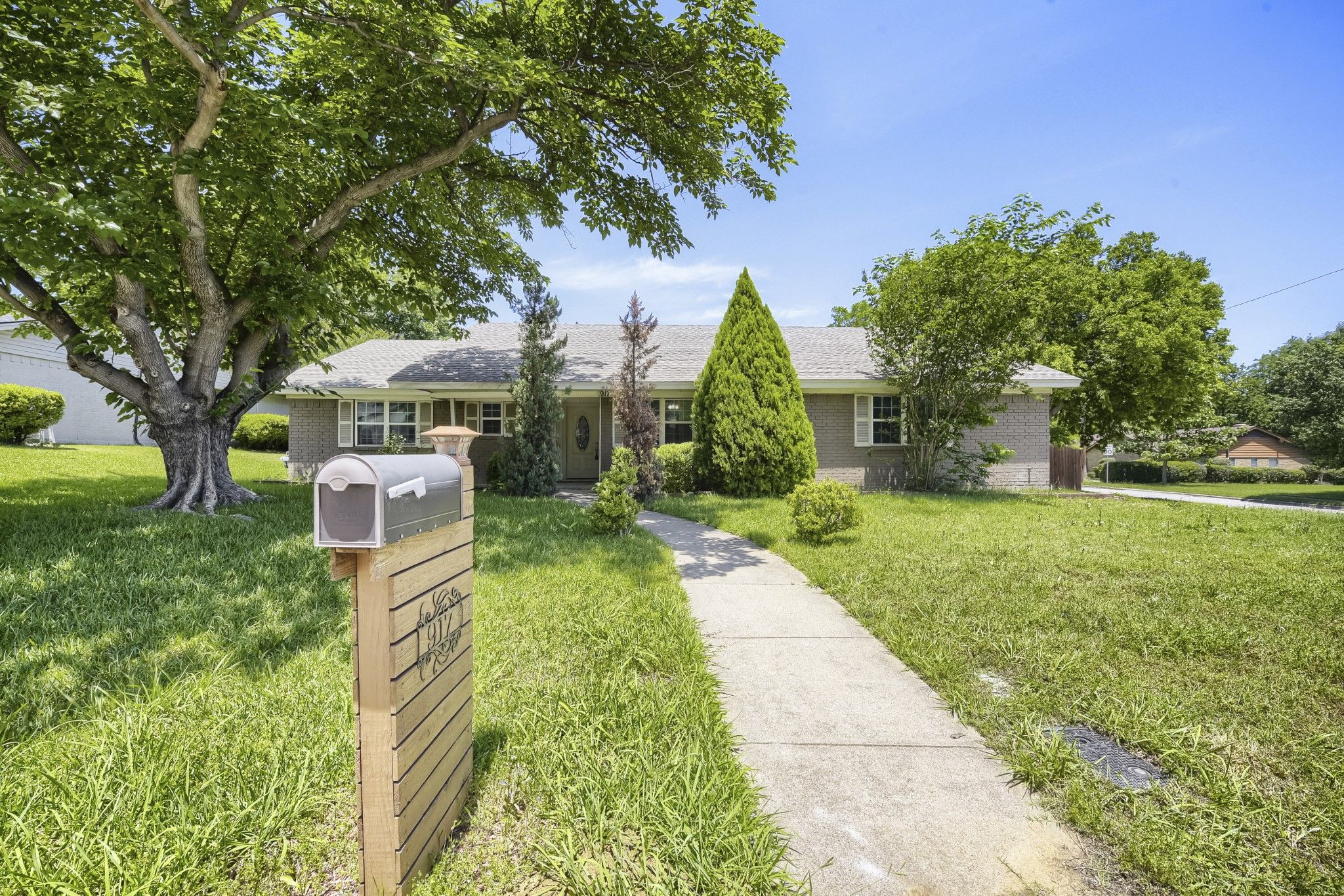 917 Stratford Drive