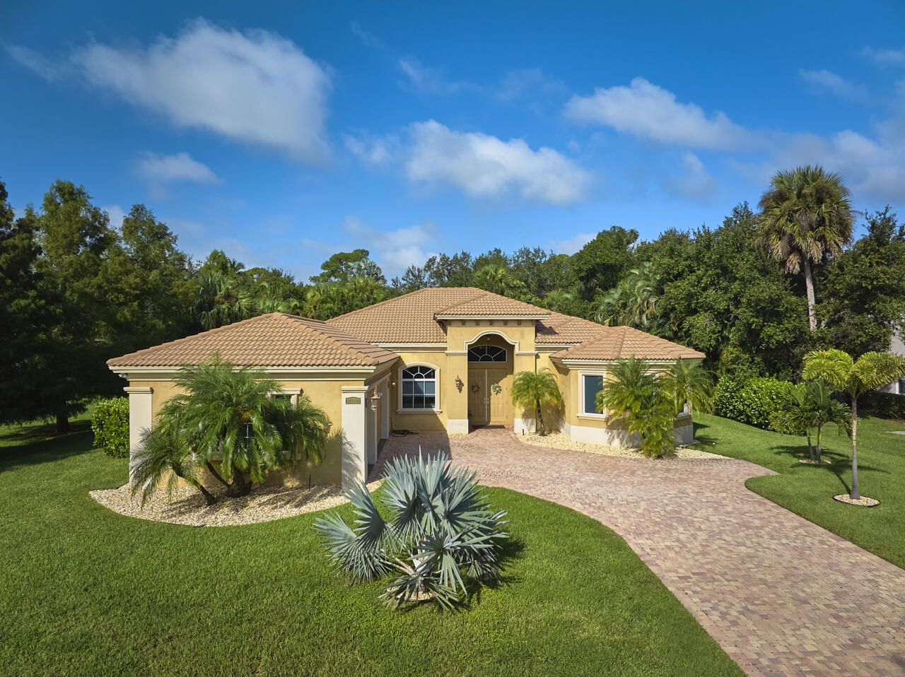 8300 Sw Cattleya Drive