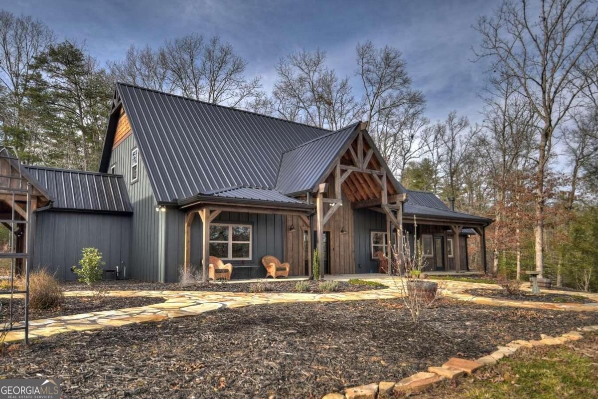 393 West Pierceville