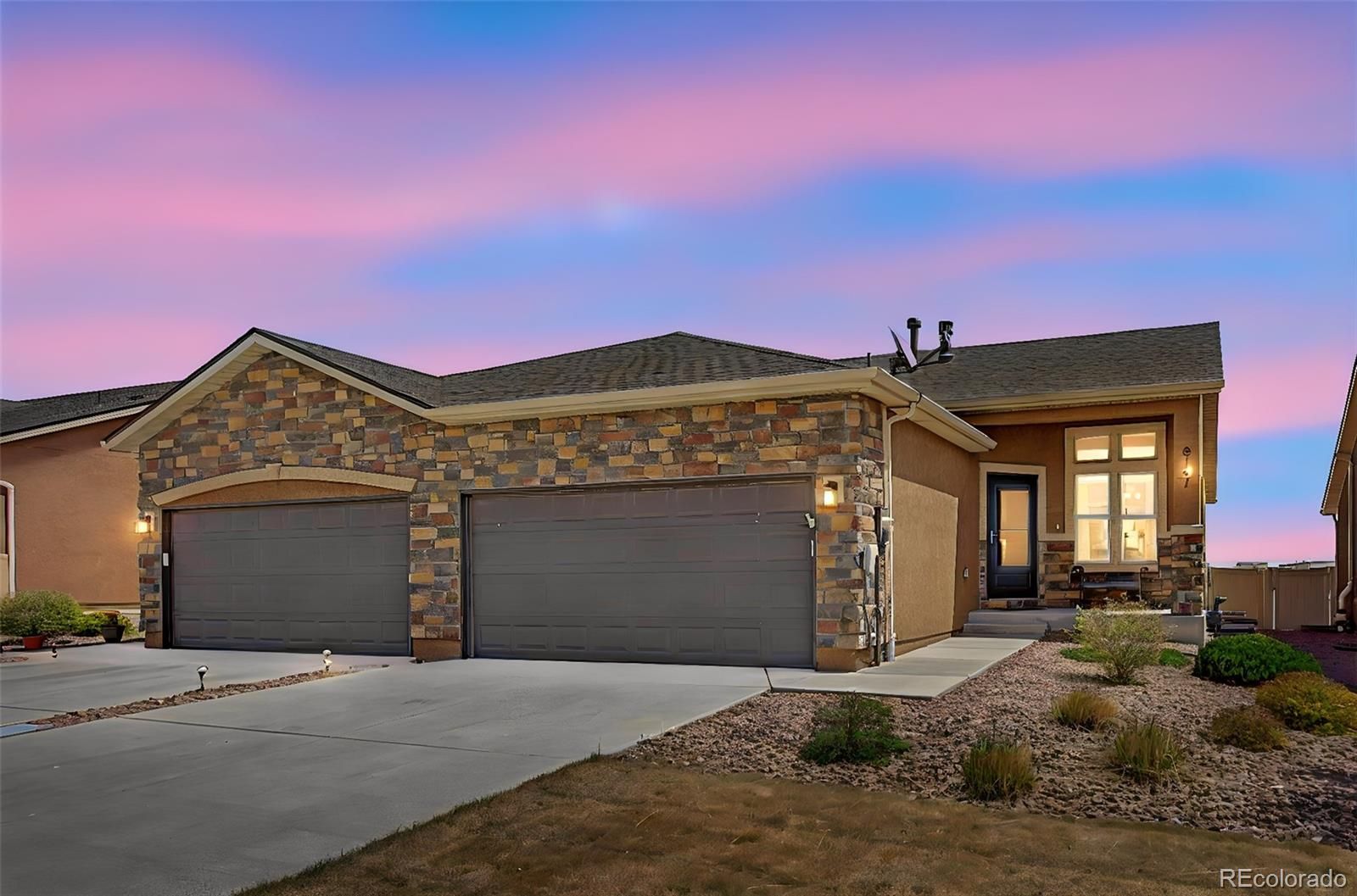8167 Mockorange Heights