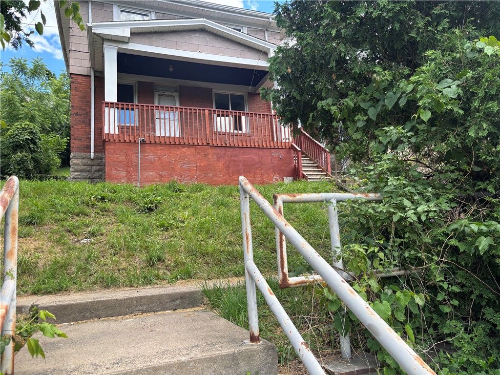 2319 Dartmore