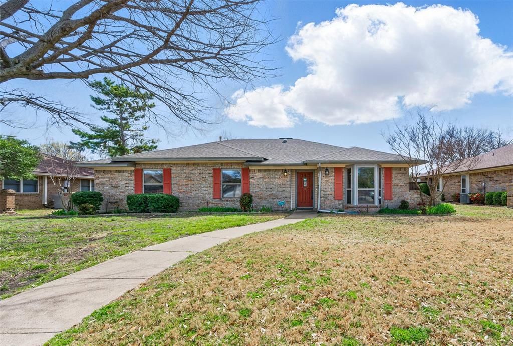 208 Gold Finch Drive