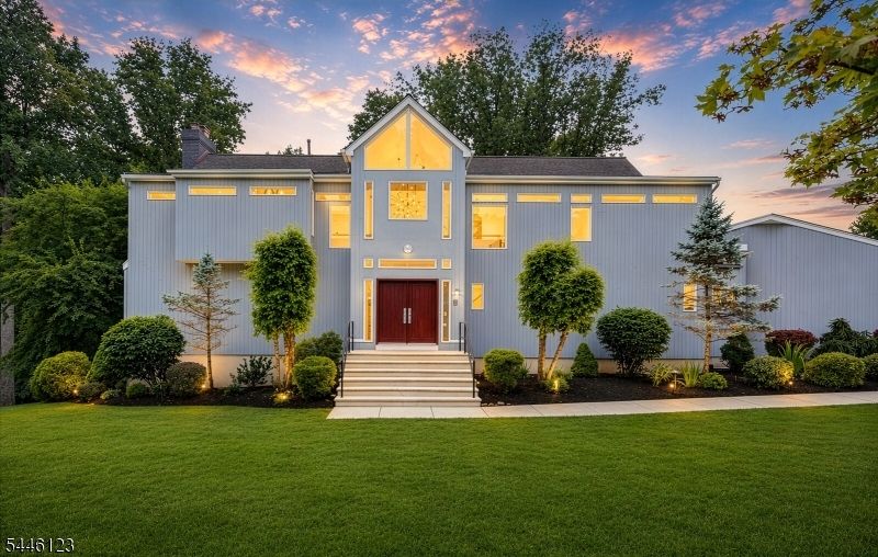 30 Ellsworth Dr