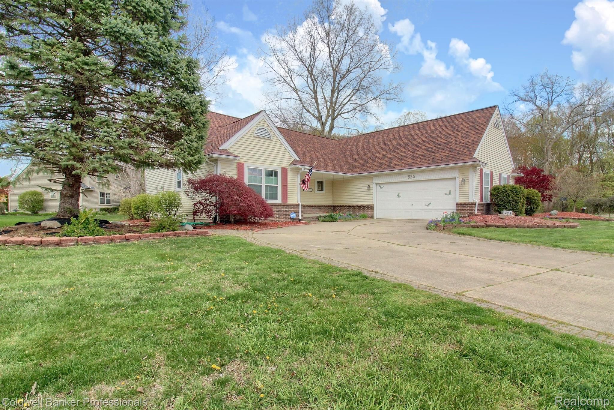 525 Harbour Pointe Drive