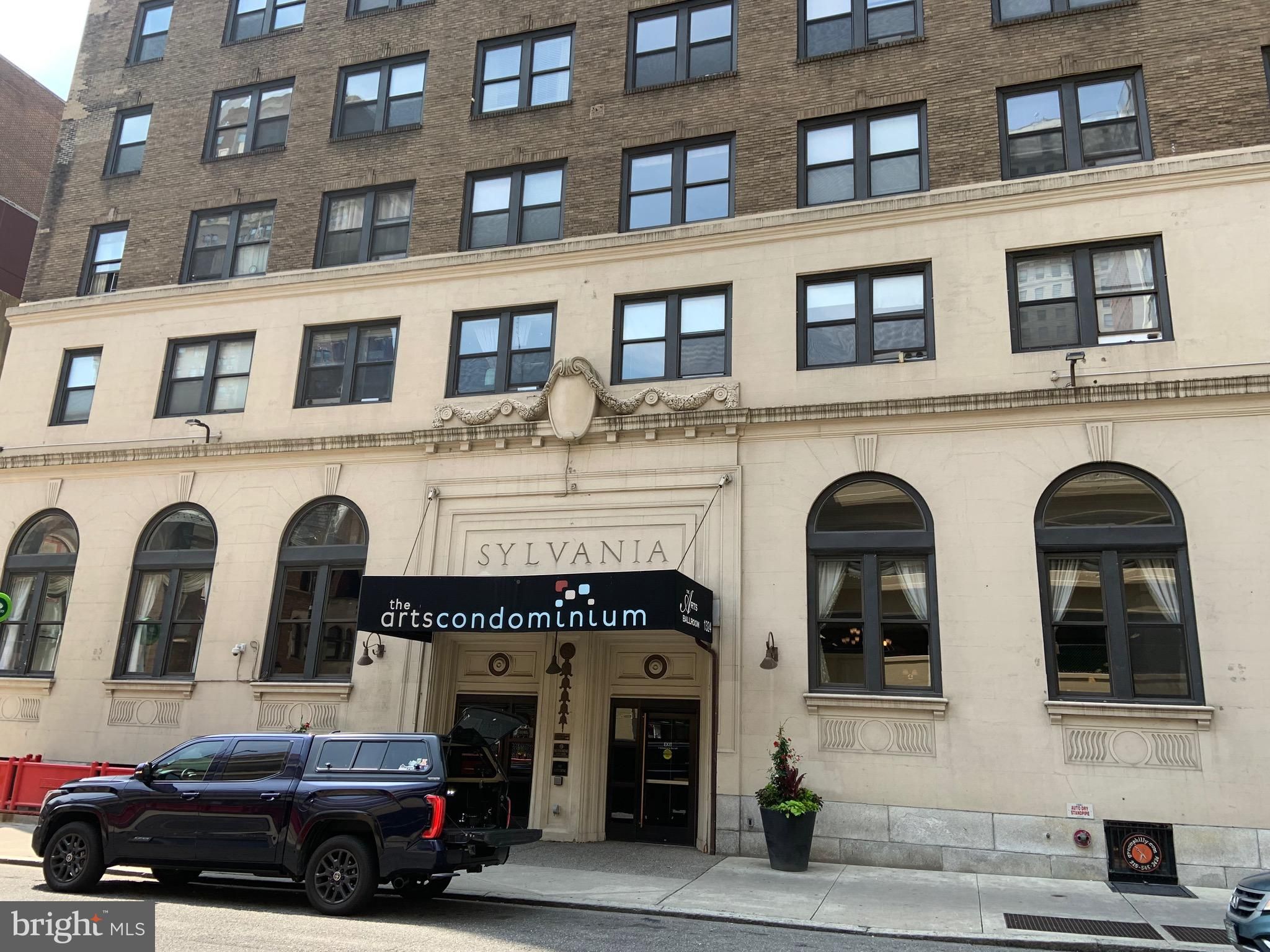 1324 Locust Street 901
