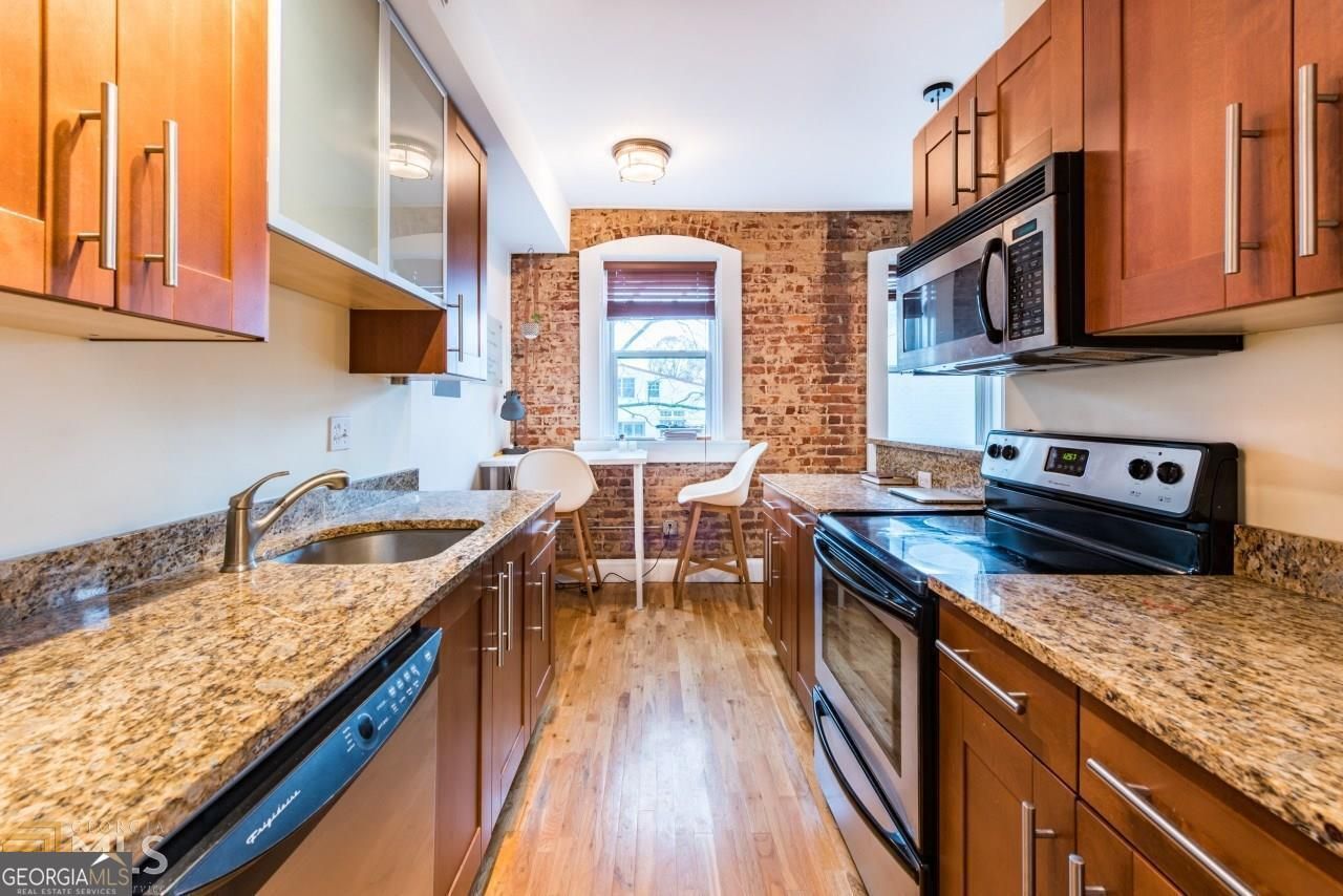 373 Moreland Avenue Ne 206