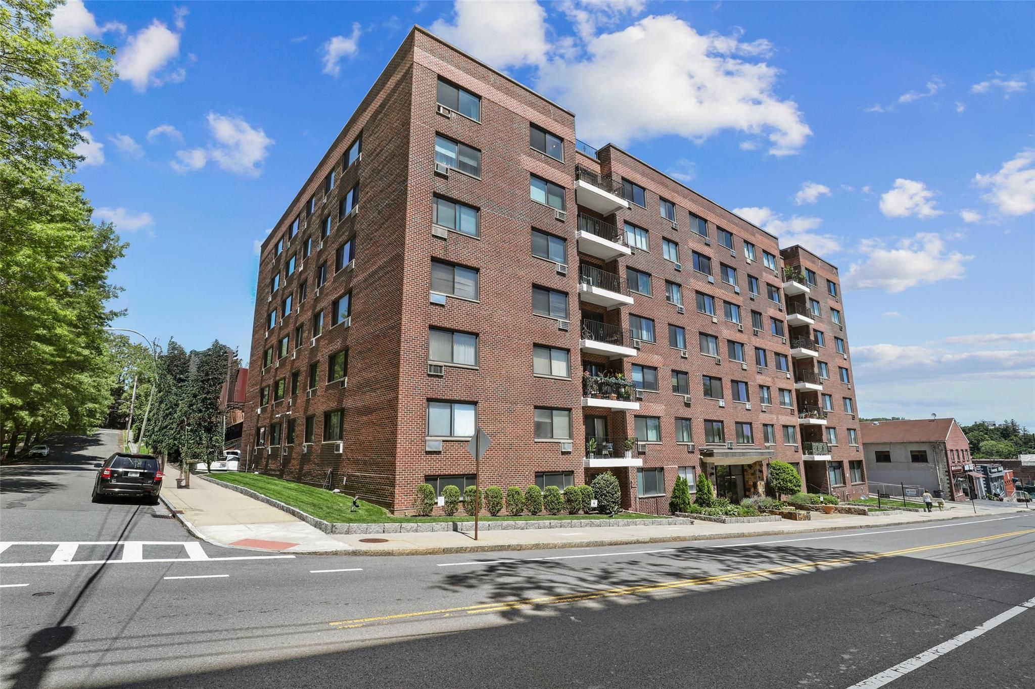 25 Lake Street 7K & 7L