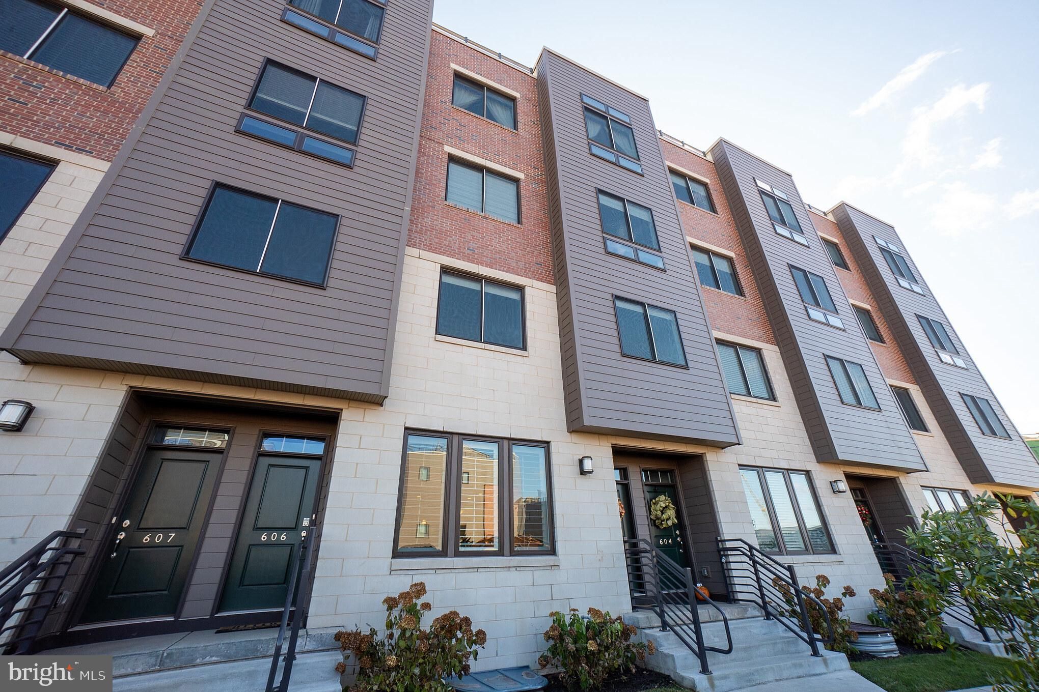 605 Lakeview Court 19 LOWER