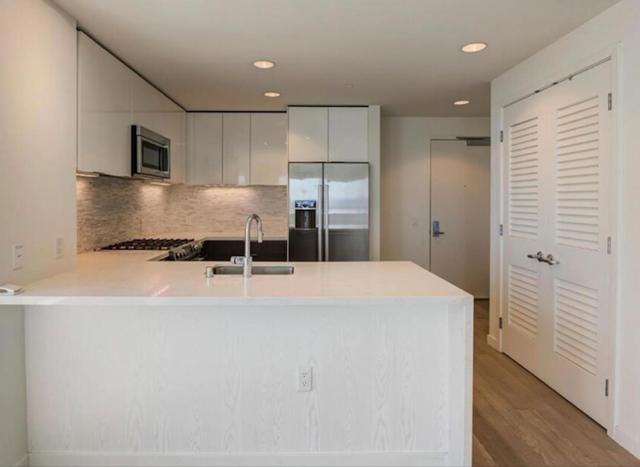10 Kennedy Place 201