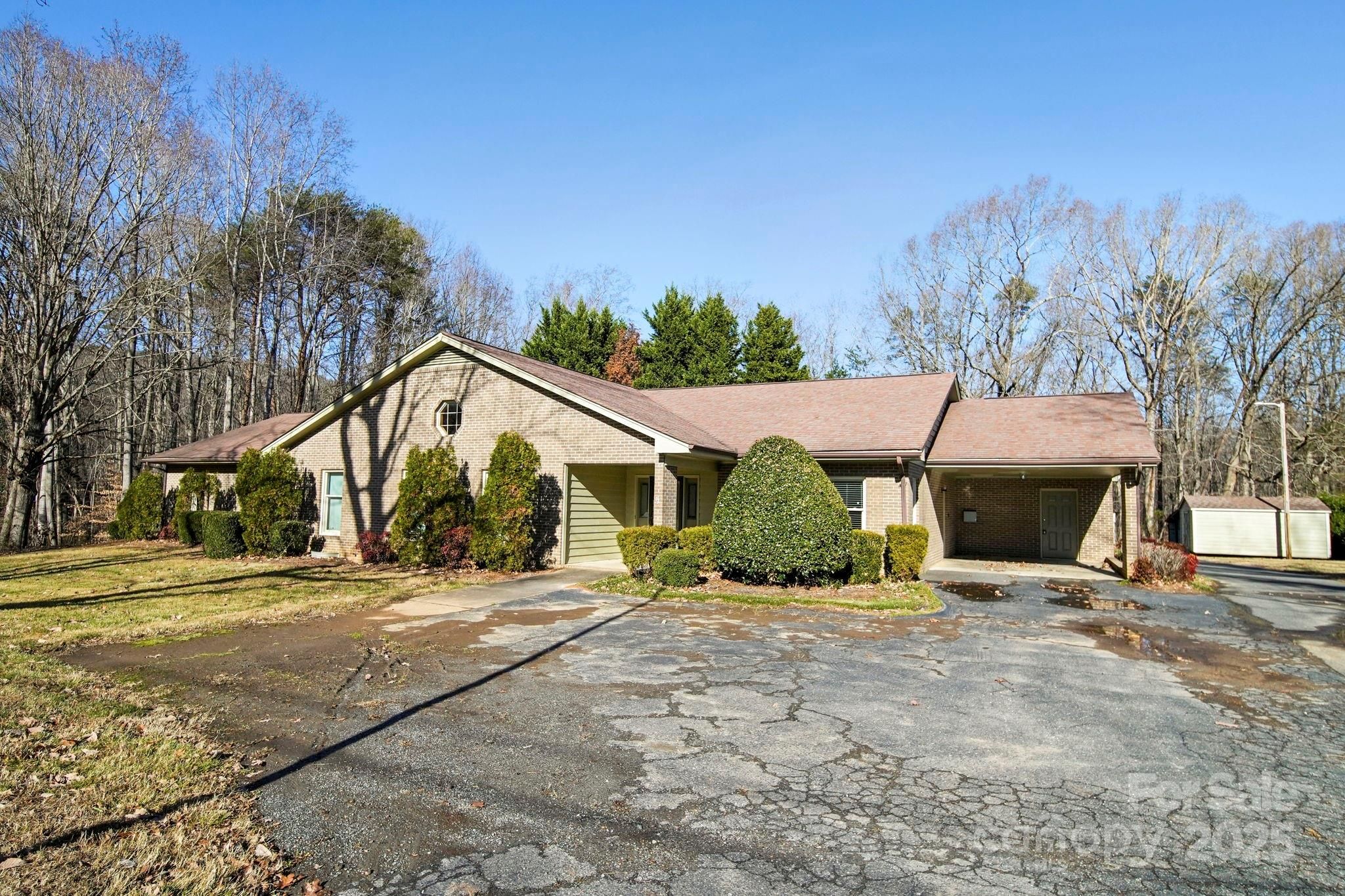 1015 Elizabeth Drive