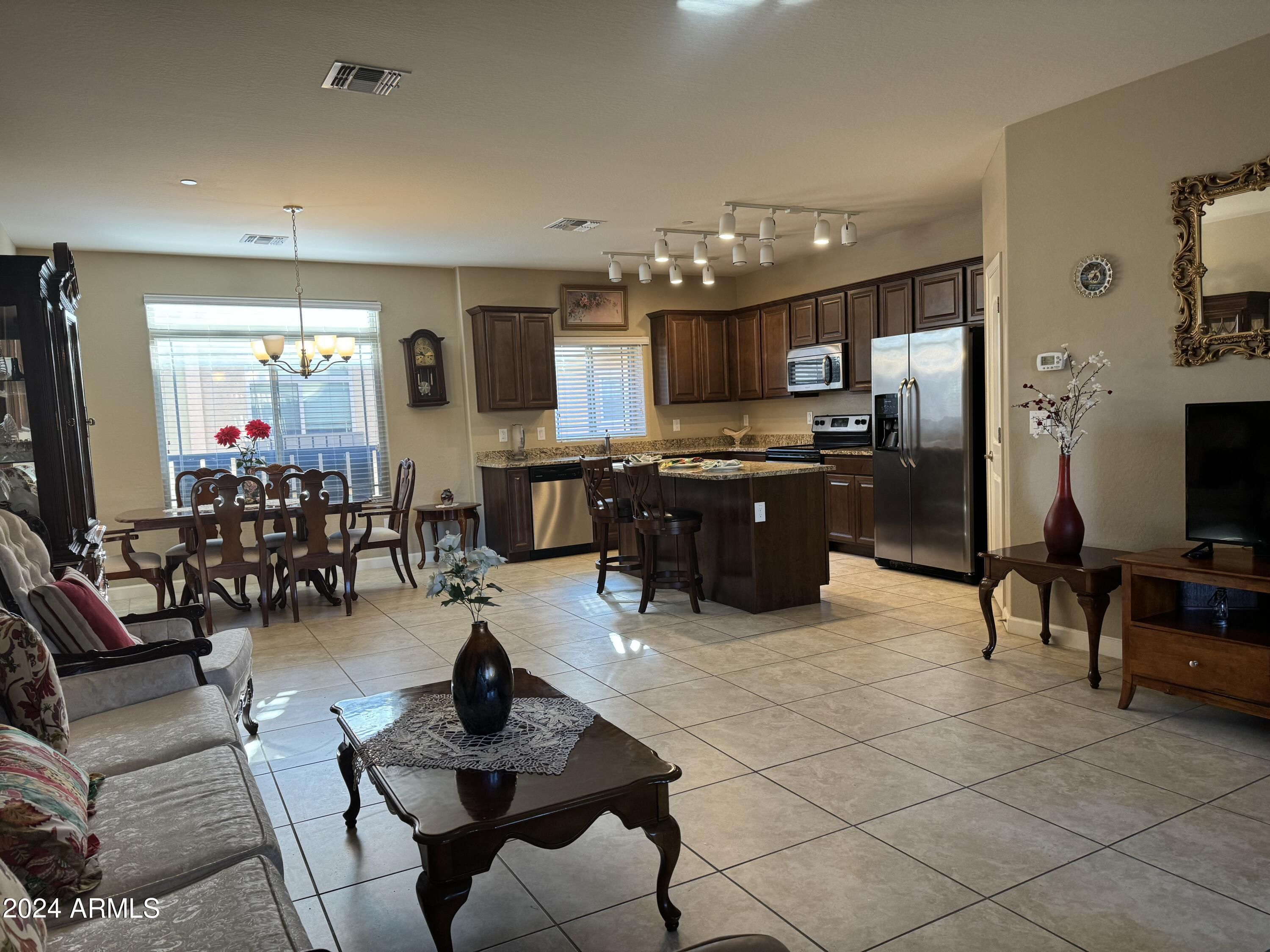 2150 W Alameda Road 1119