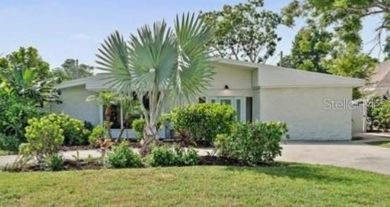 2660 Fairway Avenue S