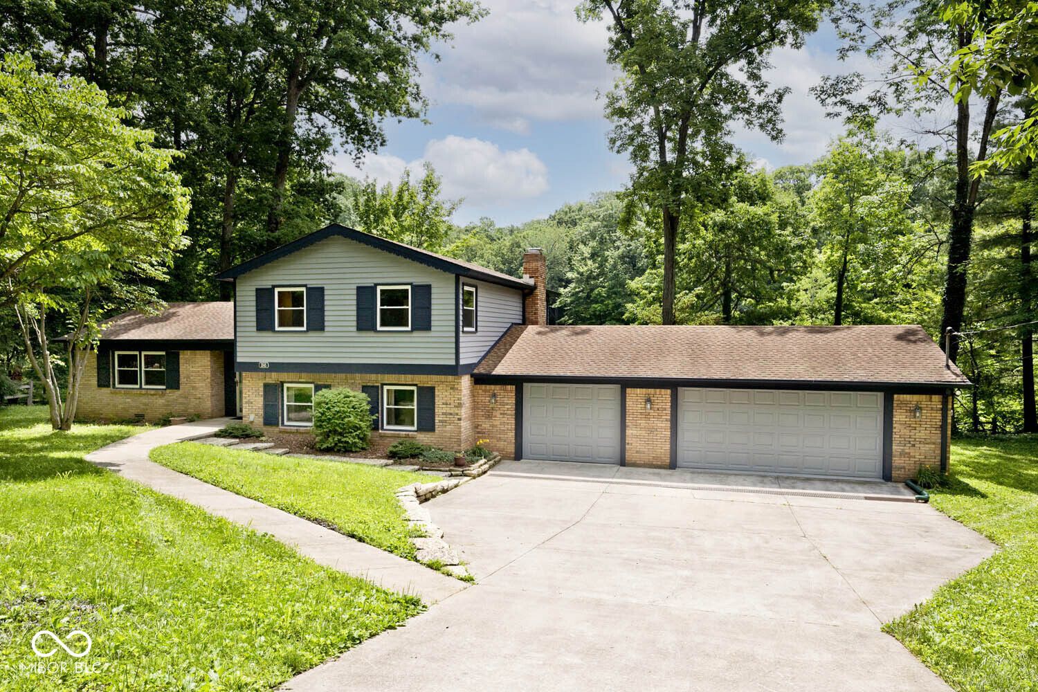3545 Whippoorwill Lake N Drive