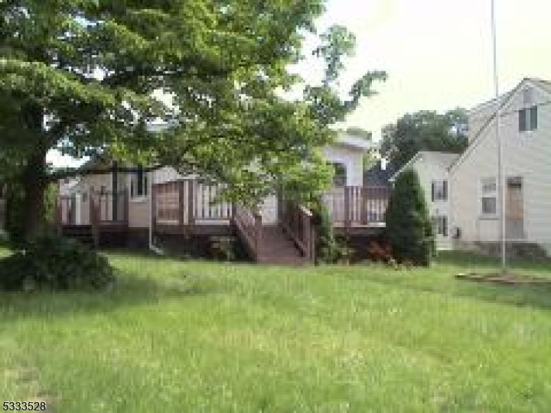 1518 Center St