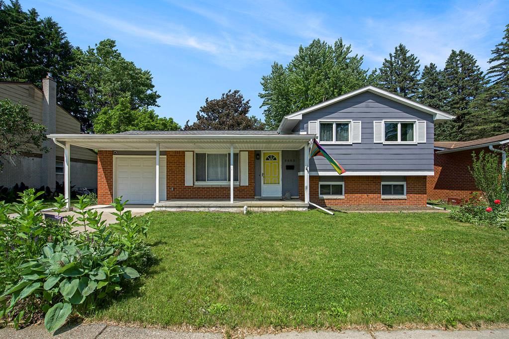 8683 Hemlock Court